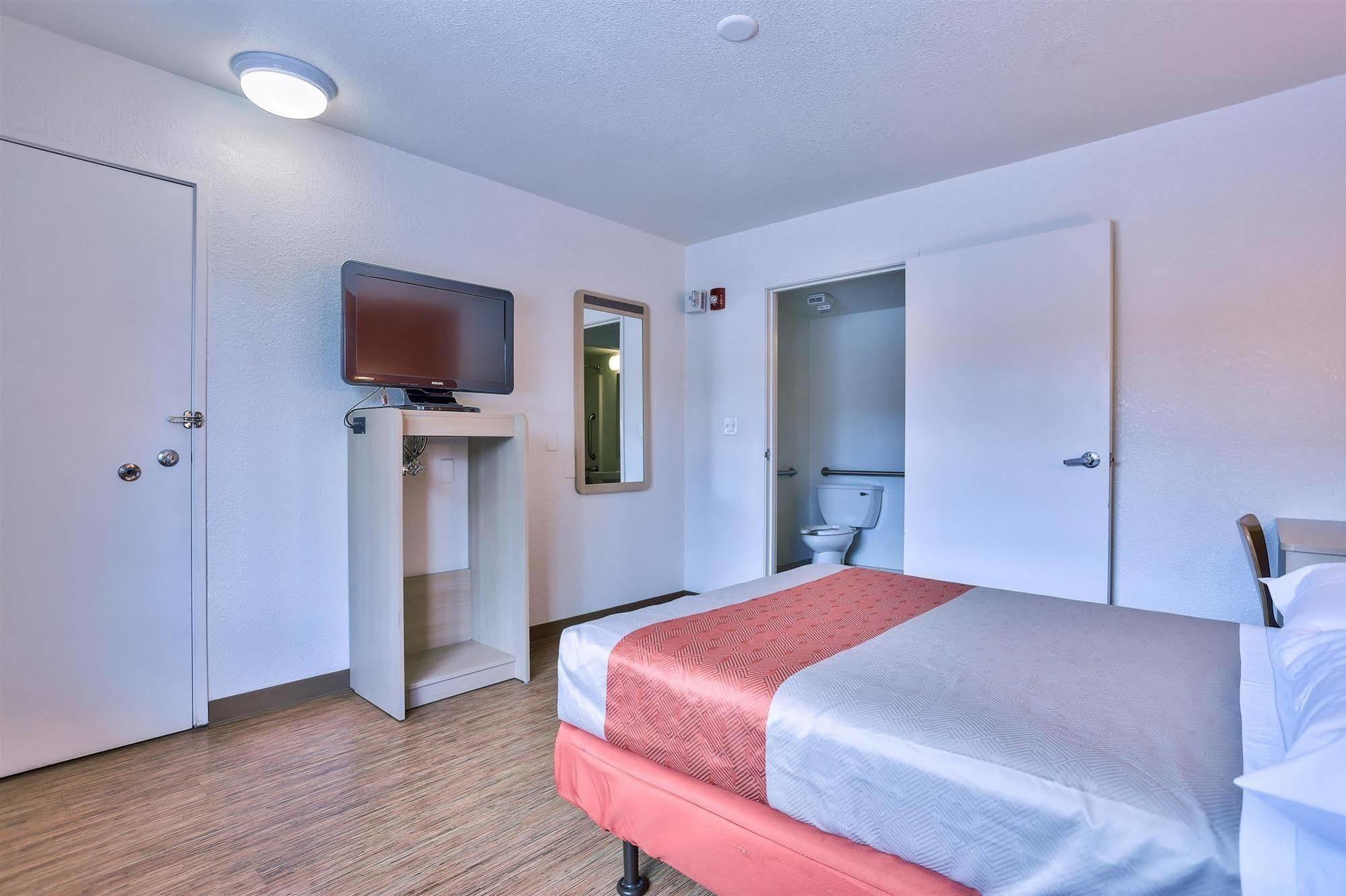 Motel 6-Flagstaff, Az - West - Woodland Village Bagian luar foto